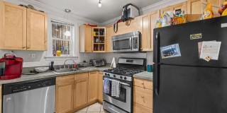 211 MADEIRA Street Gallery 11