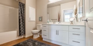 Madison Bellevue Gallery 12