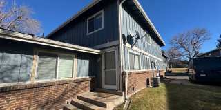 2 bed, 1 Bath, 900 sqft with washer/dryer hookups and 1 car garage Gallery 32