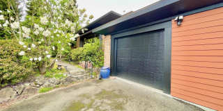 Charming  home on quiet street, great location Gallery 26