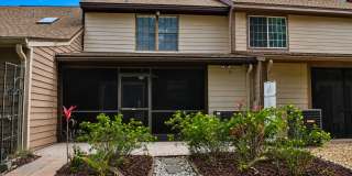 Spacious 2BR/2.5 BA 2 story townhome in Citrus Park! Gallery 21