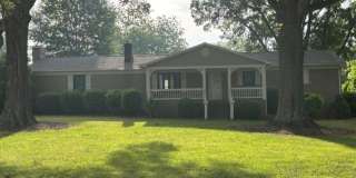 Immaculate 3 Bed/2 Bath Ranch - Oversized 2 Car Garage - Granite Countertops - Bonus Room - Outdoor Fireplace Gallery 1