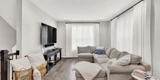 809 Lee Street Gallery 2