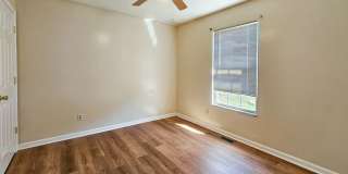 Knoxville 37921 - 3 bedroom, 2 bath Duplex - Contact Ryan Fogarty 865-333-4840 Gallery 8