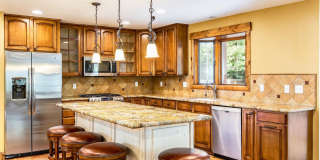 Long term lease in the heart of Park City! Available Mid October 2026 Gallery 5