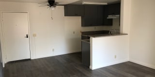 810 S Fedora St Gallery 6