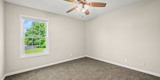 Charming 3 Bedroom Ranch with Large Fenced Yard & Bright Open Living Spaces! Gallery 18
