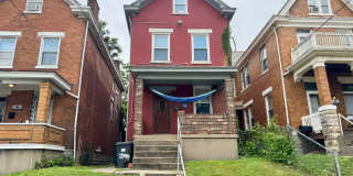 5 Bed/2 Bath on Stratford Ave Mins. from UC Campus for Only $750/pp ($3750/mo) 5 Bed/2 Bath on Stratford Ave Mins. from UC Campus for Only $750/pp ($3750/mo) Gallery 1