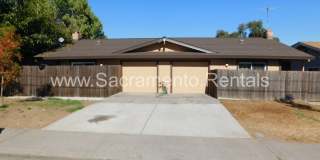 Spacious 3bd/2ba North Highlands Duplex with Garage Gallery 1