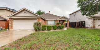 Cozy 3/2/2 convenient location Gallery 1