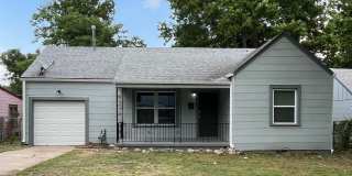 Adorable 2 bedroom 1 bathroom home with a garage! Gallery 1
