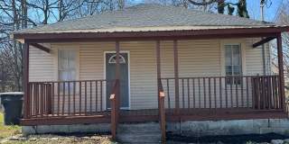 Two Bedroom, 1 Bath House in Columbia. Gallery 1
