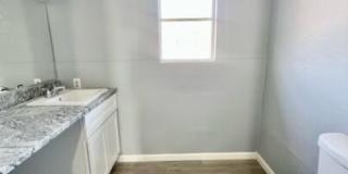 2802 40th Street Gallery 6