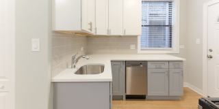 5045-51 N. Damen Gallery 13