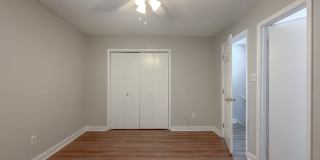 CUTE 2/1.5 w/ New Paint, Washer and Dryer, Close to TCC & FSU! Available NOW for $1050/month! Gallery 34