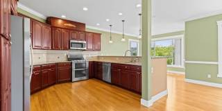 Luxury East Medford Home with 4 Bedrooms, 2 Bonus Rooms & Dual Living Areas Gallery 12