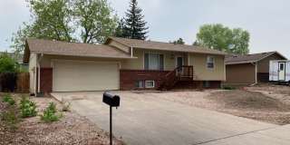 STUDENTS WELCOME! 4 Bed 2 Bath Home in West Ft Collins w/ Garage and Fenced Yard Gallery 3