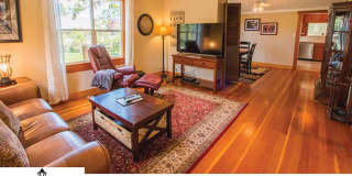 Zara's Cottage: Fully Furnished,  blocks to downtown Jacksonville, Garage $300 Utility Fee Gallery 1