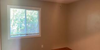 Stunning Three Bedroom House W/ Two Car Garage & Backyard!! Gallery 13