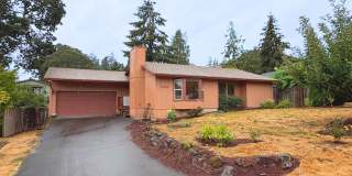 Furnished 2BR SW Portland Home Near OHSU, St. Vincent, Nike & Tigard Gallery 1