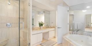 18671 Collins Ave Gallery 18