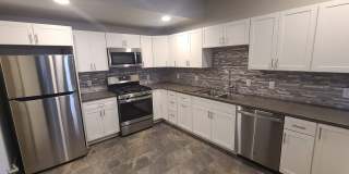 Just Like New!!  Great 3 bedroom 2.5 Bath duplex Gallery 6