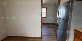 2 bed 1 bath house available! Gallery 10