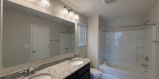 Updated 3 Bedroom Townhome with Harrisburg Schools Gallery 18