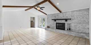 221 Azalea Lane Gallery 3