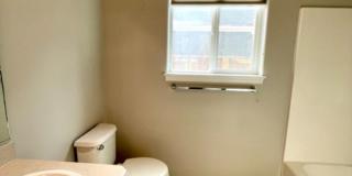 Beautiful 3 Bedroom Single Level home near Old Mill! Gallery 18