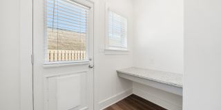1 Bedroom home with Garage! Gallery 21