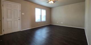 3 Bd / 2 Bath and great back yard Gallery 4
