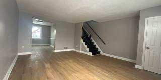 Charming 3-Bedroom Home with Fenced Yard & Private Parking Gallery 3
