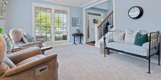 Desirable Oregon City / Luxury Home, High End Amenities, Central Air, Central Vac, Tank-less Hot Water & More! Gallery 9