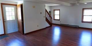 121 Oak Street Gallery 5