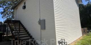 405 1/2 W 10th Gallery 1