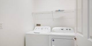 3 bed/2 1/2 Bath. Pet Friendly, Pool, Gallery 15