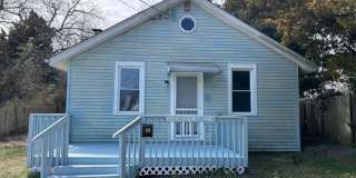 Charming 2 bedroom 1 bathroom, recently renovated single family home Gallery 1