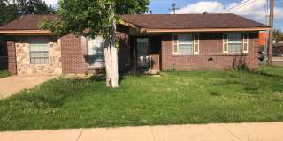 Located in Oakdale  3/1.5/2 Gallery 1