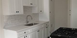 513 E Walnut, Apt. C Street Gallery 2