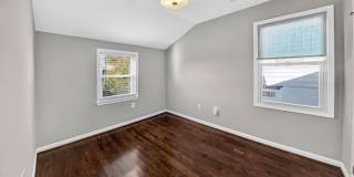 5211 Jay Street Northeast - Room 2 Gallery 6