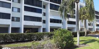 Seasonal/short term ONLY  Nicely renovated 2/2 condo across the street from LIDO BEACH! Gallery 3