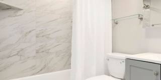 Modern, Tranquil, High-End Apartment in Downtown Downers Grove Gallery 16