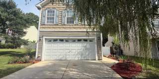 Charming 3BD, 2.5BA Raleigh Home with a Fenced Yard With Easy Access to Downtown Raleigh and Nearby Shopping & Dining Options Gallery 1