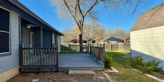 Beautiful single-story home on a corner lot in New Braunfels! Gallery 26