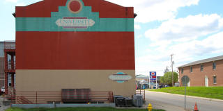 Located in the Village! Gallery 19