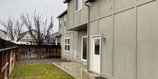 Very Nice 3 Bedroom 2.5 Bathroom  ***2021 Sq. Ft Living Space***Located in Central Point with a Large Bonus Room Gallery 26