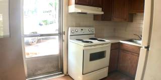 $1,200 - 2 Bed/1 Bath Private area near the Oval Gallery 4