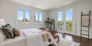 5011 Hayvenhurst Avenue Gallery 30