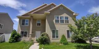 Beautiful 2 Story Home w attached 2 car garage Gallery 34